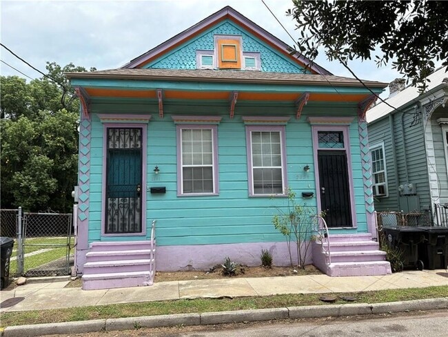 Building Photo - 2839 Maurepas St