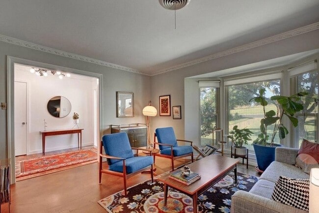 Photo - 1708 Windoak Dr