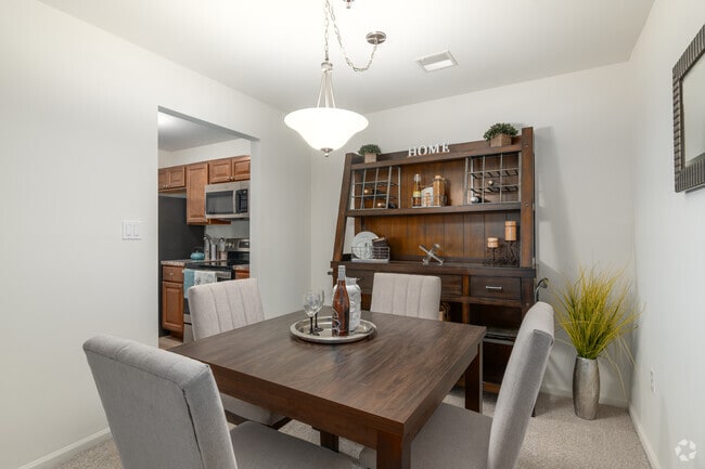2BR, 2BA - 1,100SF - Dining Area - Pointe North Apartments