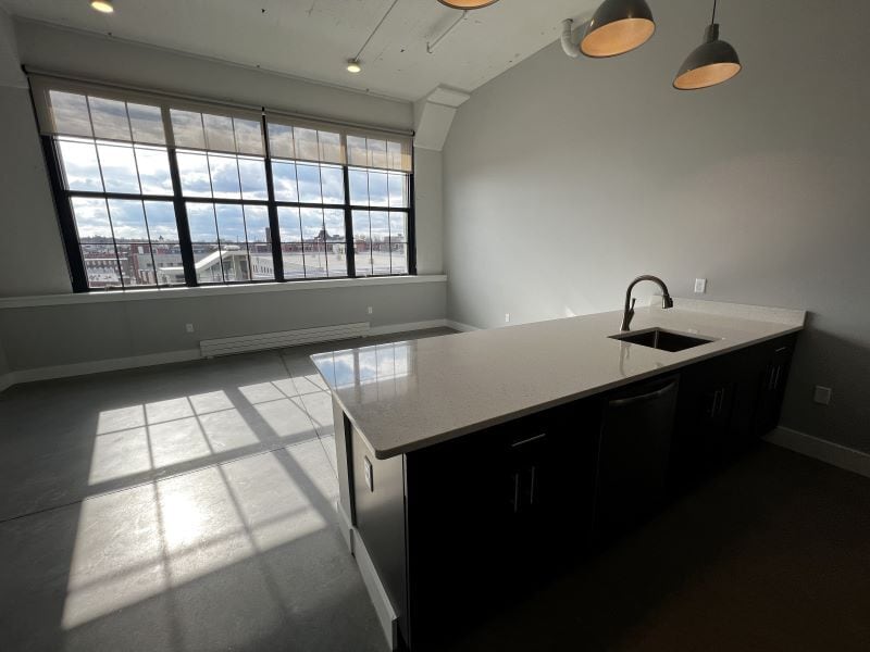 Floor Plan - 1BR + Office/Den | Floor Plan P