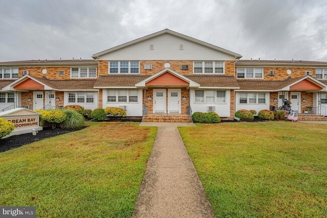 Building Photo - 703 N Oxford Ave Unit G9