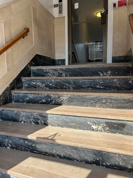 Photo - 287 Lawton Ave