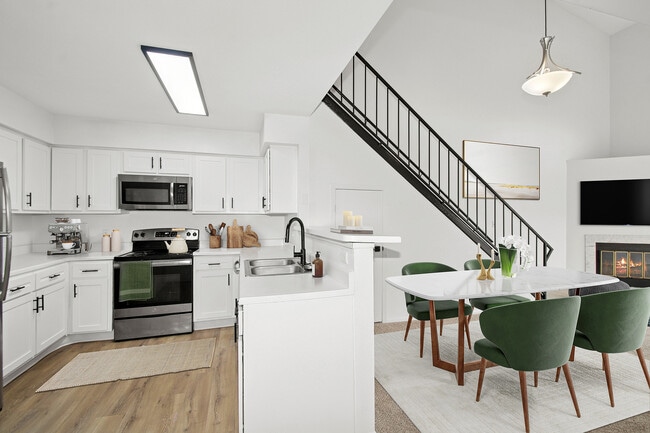 Building Photo - ReNew West Bloomington