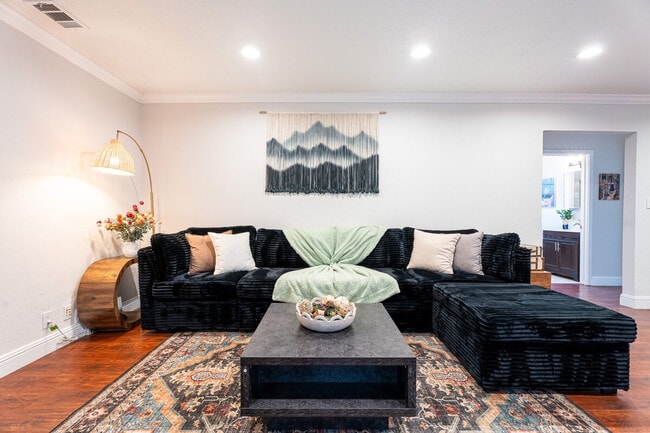 Photo - 1004 Airport Blvd Unit SI ID1337875P