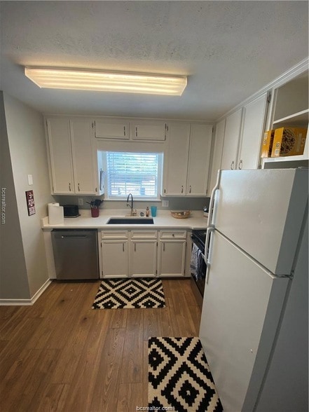 Photo - 300 Cooner St