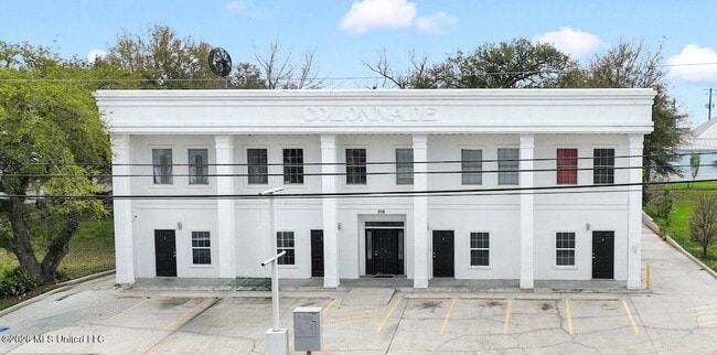 Building Photo - 212 E 2nd St Unit 2