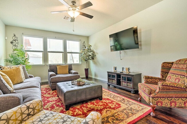 Building Photo - 5603 Chestnut Xing Unit SI ID1545924P