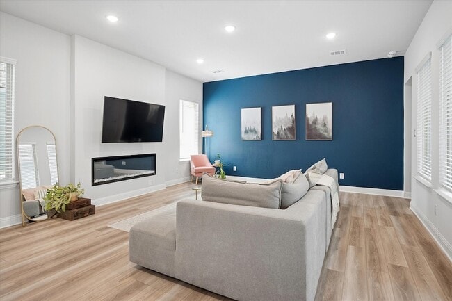 Photo - 7207 Daytona Mews