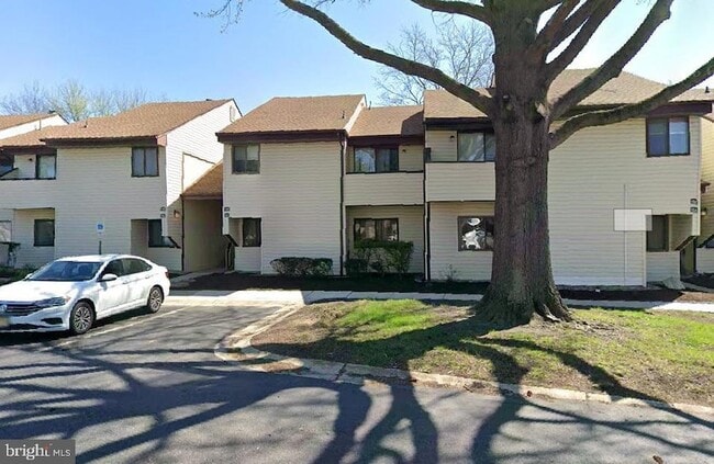 Building Photo - 16 E Daisy Ln