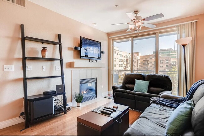 Building Photo - 9021 E Dry Creek Rd Unit ID1058807P