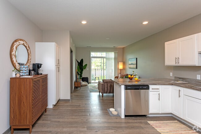 1BR, 1BA - 679SF - The Emerald Apartments & Townhomes