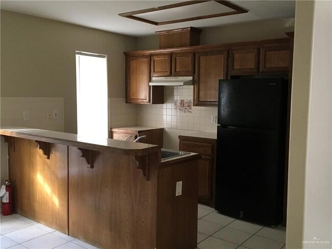 Photo - 2002 Angus St