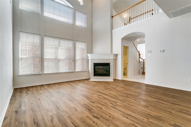 Photo - 511 Poplar Ln