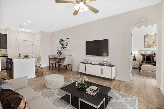 Building Photo - 280 Salmon Brook St Unit 7206