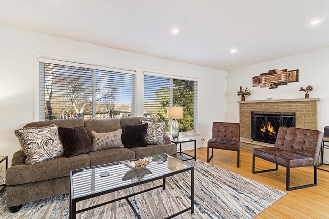 Building Photo - 1555 Orchard Rd Unit SI ID1285042P