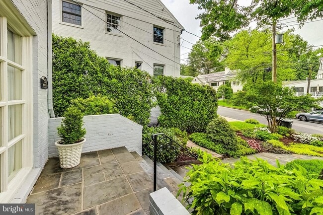 Photo - 4831 Calvert St NW