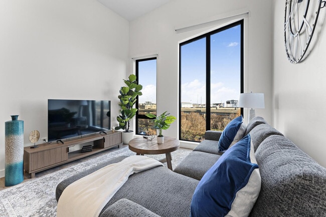 Building Photo - 282 Bremen St Unit SI ID1240290P