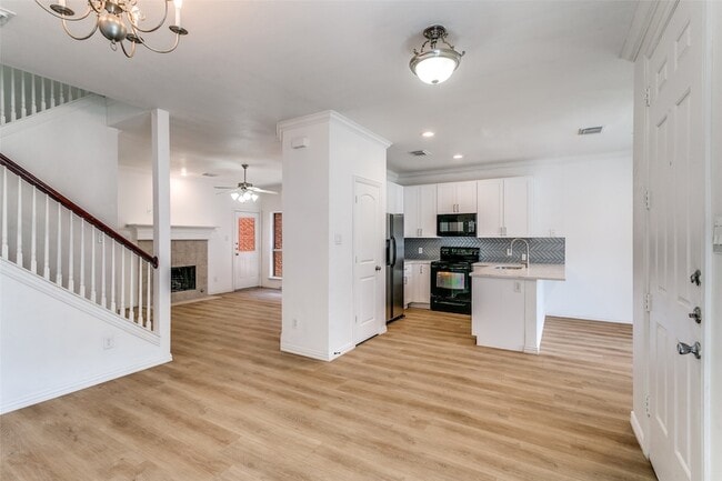 Photo - 1013 Rodin Ln
