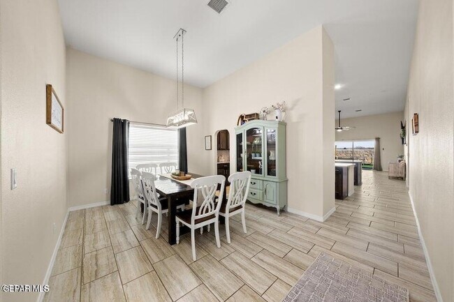 Photo - 337 Fray Olguin Ct