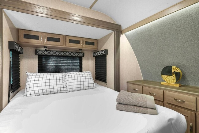 Building Photo - 2014 Newman St Unit SI ID1094228P