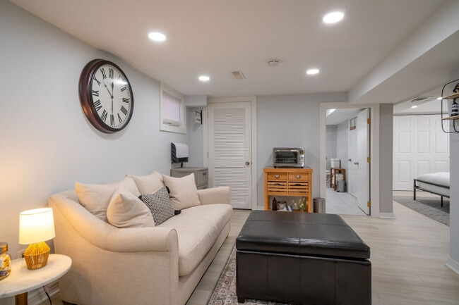 Photo - 525 Circle Dr Unit ID1374784P