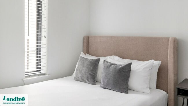 Building Photo - 715 Merritt Ave Unit B-217.1404860