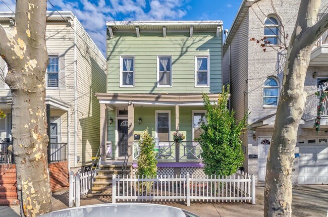 Photo - 396 Union St