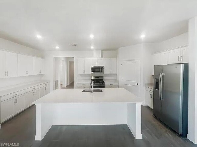 Photo - 19278 Hinkley Dr