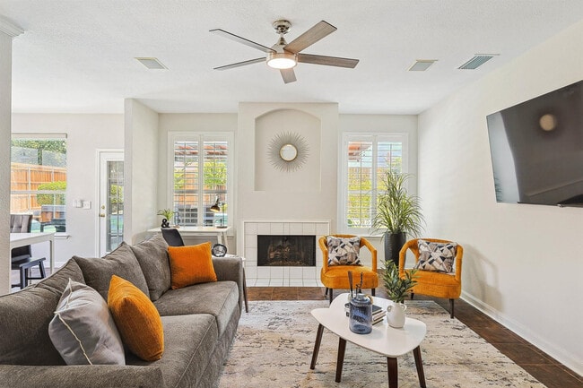 Photo - 746 River Oak Way Unit ID1029263P