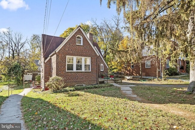 Photo - 807 Houston Ave