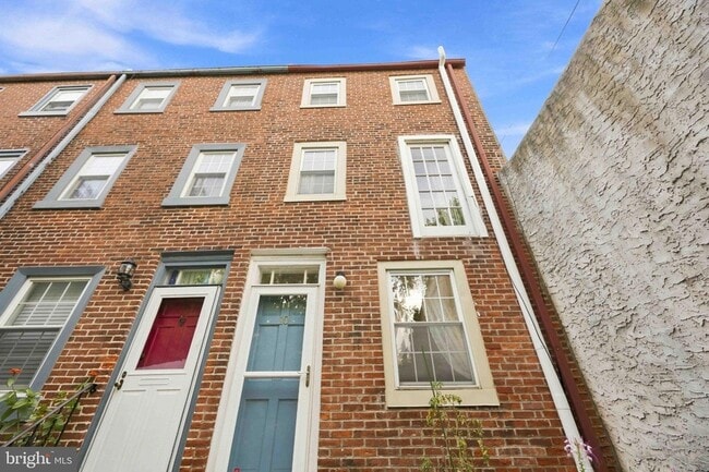 Photo - 725 Pemberton Street Unit 10