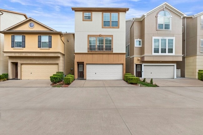 Building Photo - 3334 Clearview Villa Way