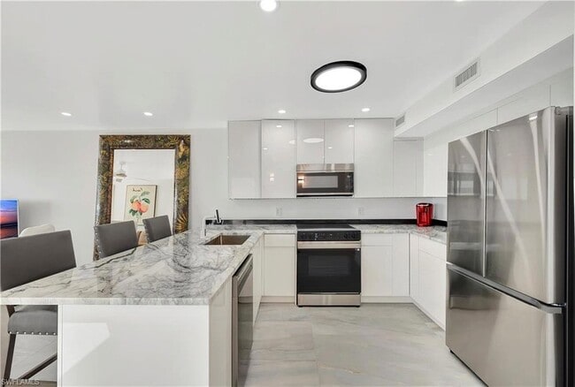 Photo - 25850 Hickory Blvd