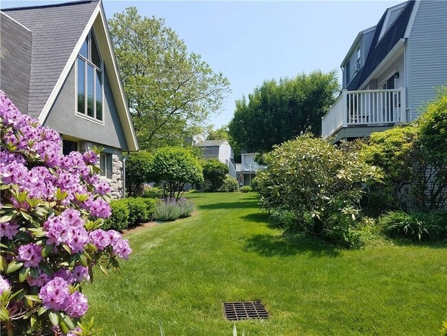 Photo - 364 Bellevue Ave