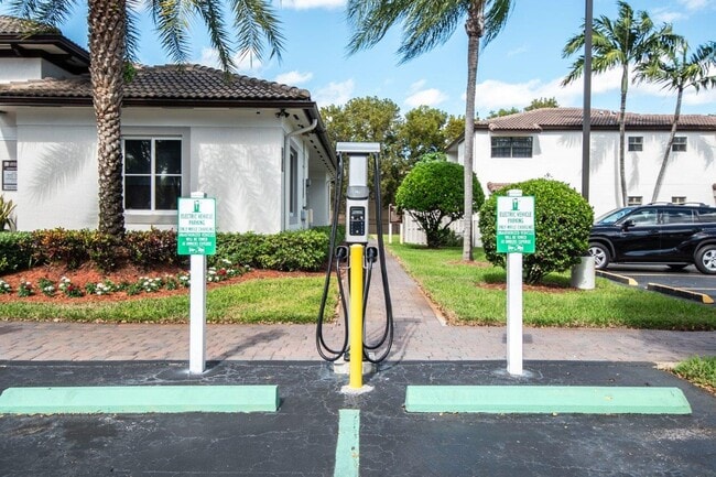 Photo - Legacy Palm Isle