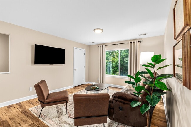 Building Photo - 18423 Sharon Ln Unit SI ID1032353P