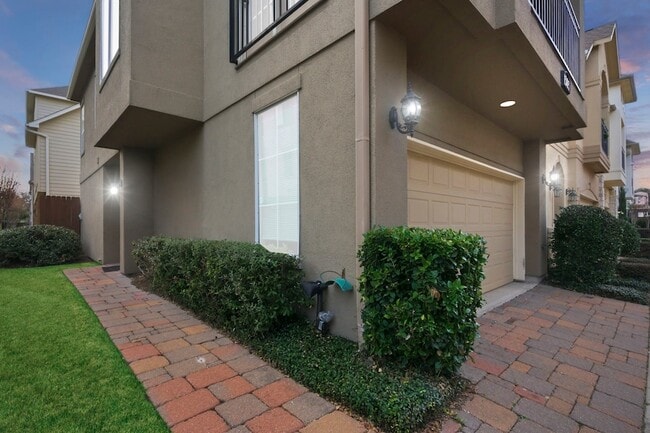 Photo - 1303 Sherwood Point Ln