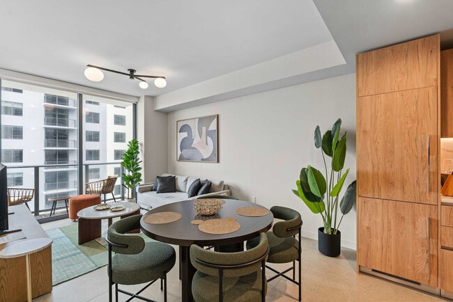 Building Photo - 11 NE 6th St Unit SI ID1373679P