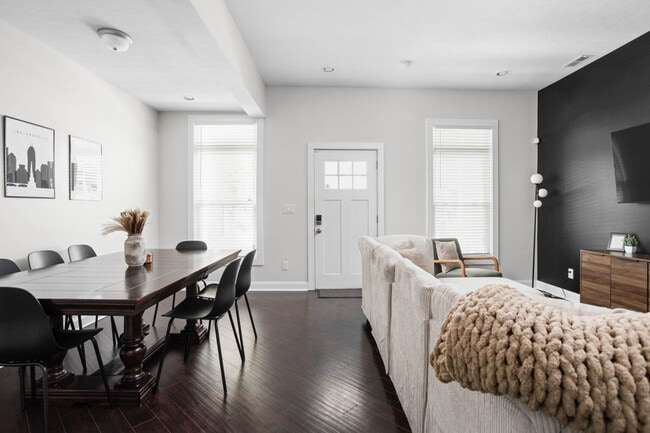 Photo - 341 Parkway Ave Unit ID1303777P