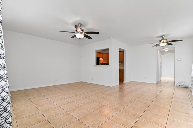Photo - 149 Coventry Pl Unit G