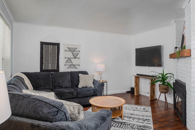 Building Photo - 212 Baldwin Ave Unit ID1061634P