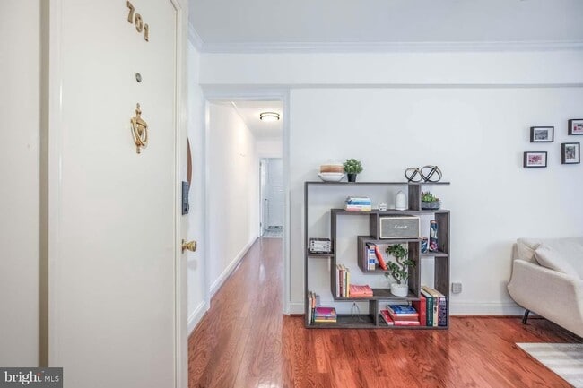 Photo - 2100 19th St NW Unit 701