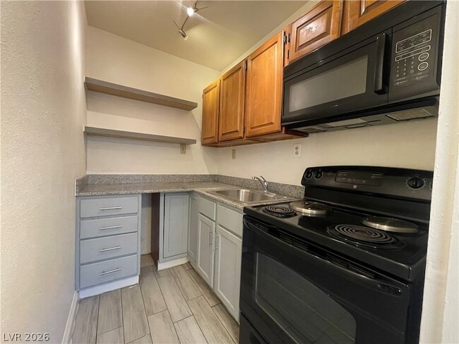 Photo - 405 S 15th St Unit B