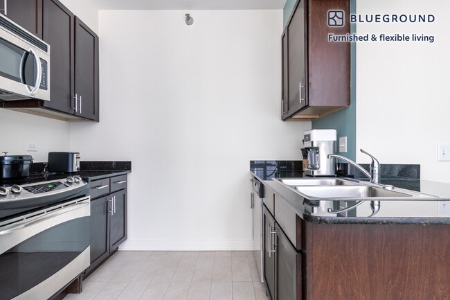 Photo - 210 N Wells St Unit FL16-ID248