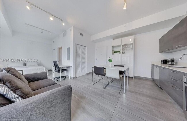 Photo - 151 SE 1st St Unit 1706