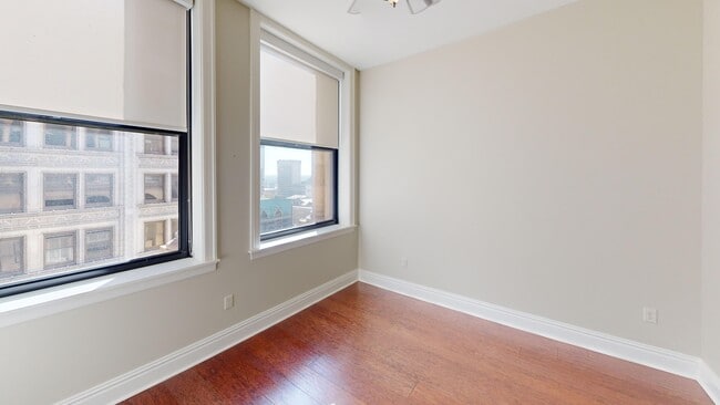 Building Photo - Hotel Saint Louis Apartments