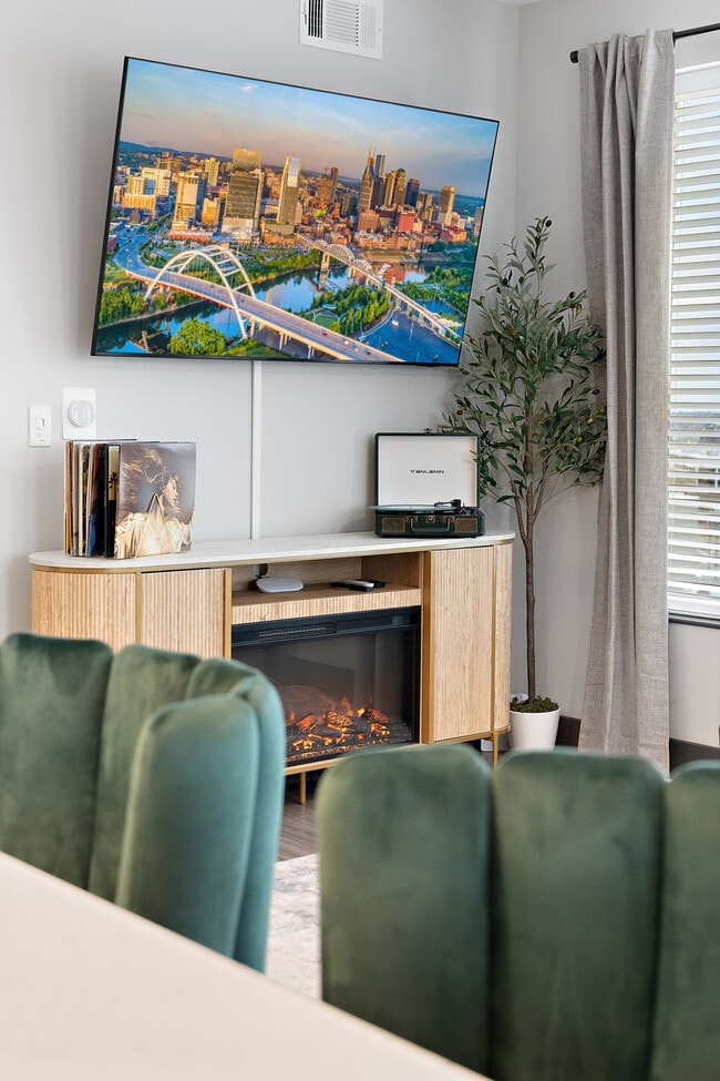 Building Photo - 2 City Pl Unit ID1325031P