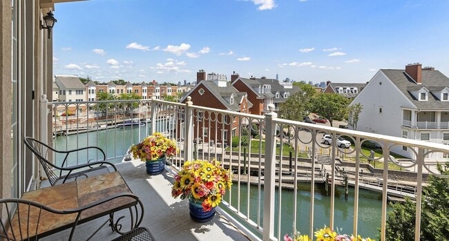 Photo - 205 Shearwater Ct W