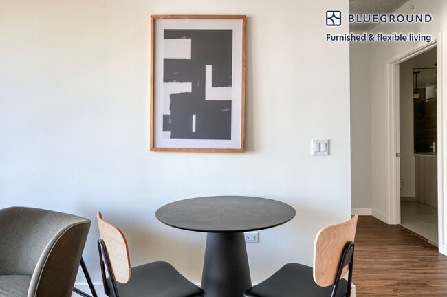 Photo - 165 N Desplaines St Unit FL11-ID645