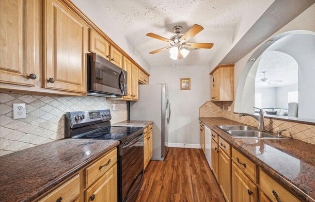 Photo - 16147 New Field Dr